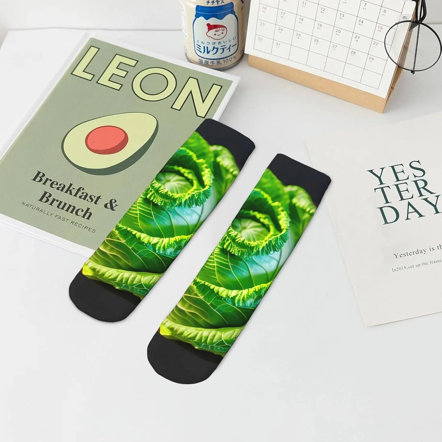 Bright Cabbage print Men's Athletic Sports Crew, Cushioned Crew Socks Outdoor Sports Socks for Women