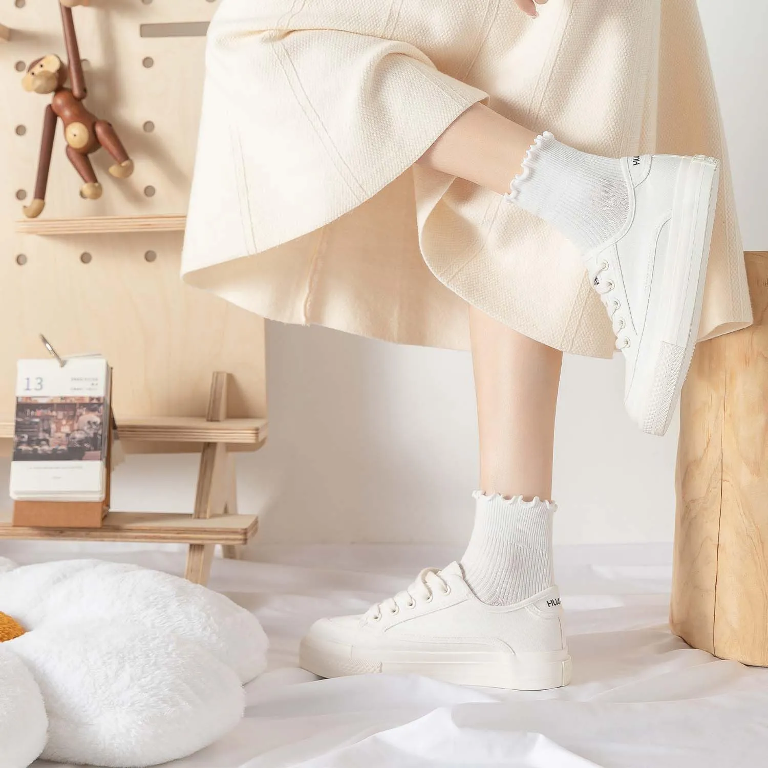 DarkCom 6 Pairs Women's Ruffle Socks Cute Ankle Socks Super Soft Breathable Cool Frilly Socks For Mary Jane Shoes