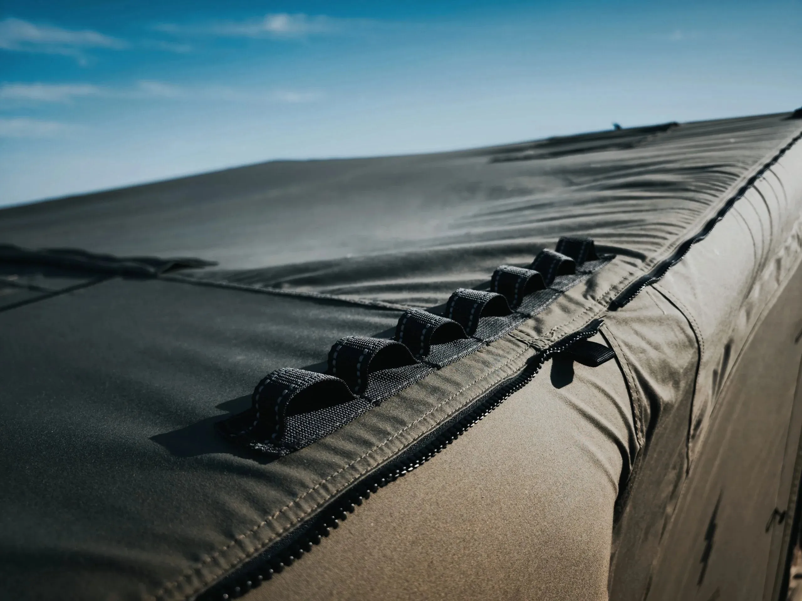 Dawning Fire Bunker 2-4 person Tent - Black