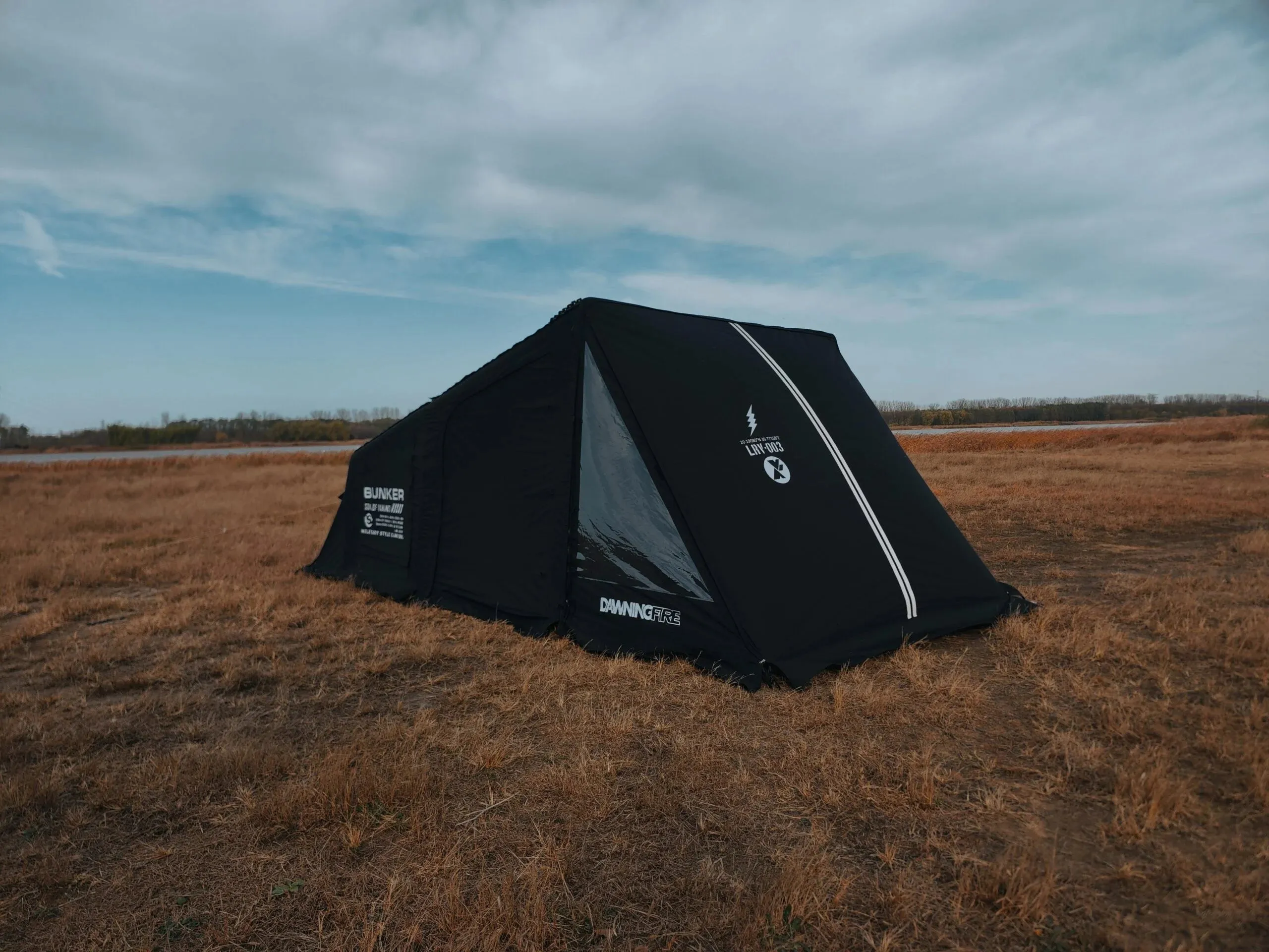 Dawning Fire Bunker 2-4 person Tent - Black