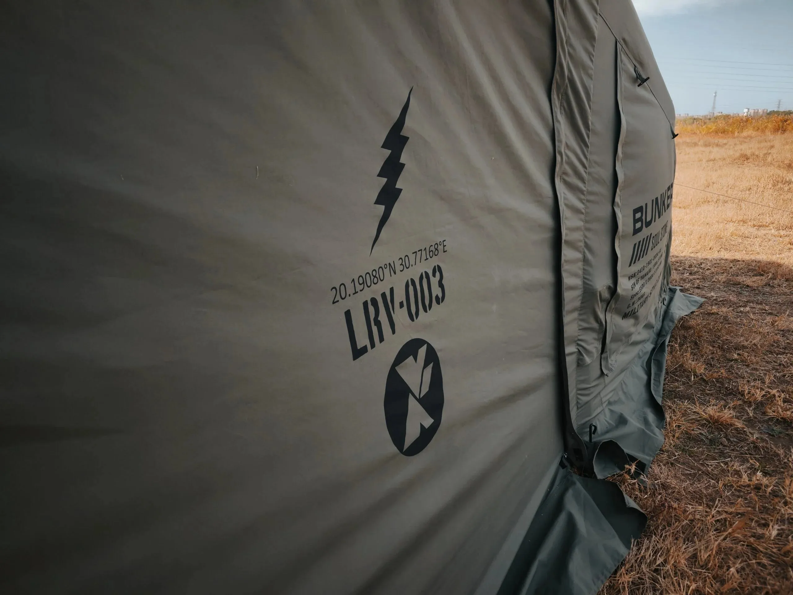 Dawning Fire Bunker 2-4 person Tent - Black