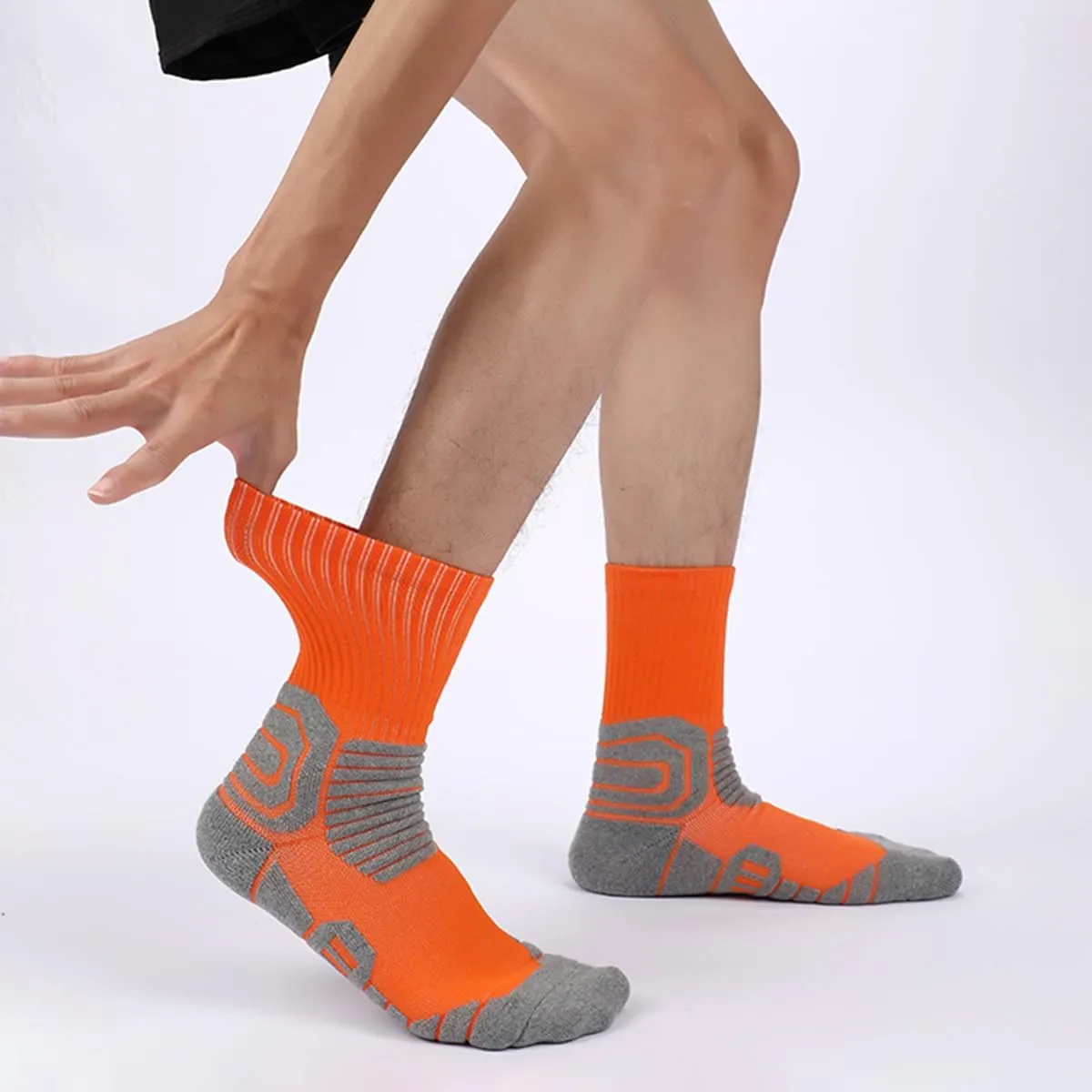 DRASEX Men's Sports Cushioned Athletic Crew Socks 4-Pack Performance Elite Basketball Thick Outdoor Socks