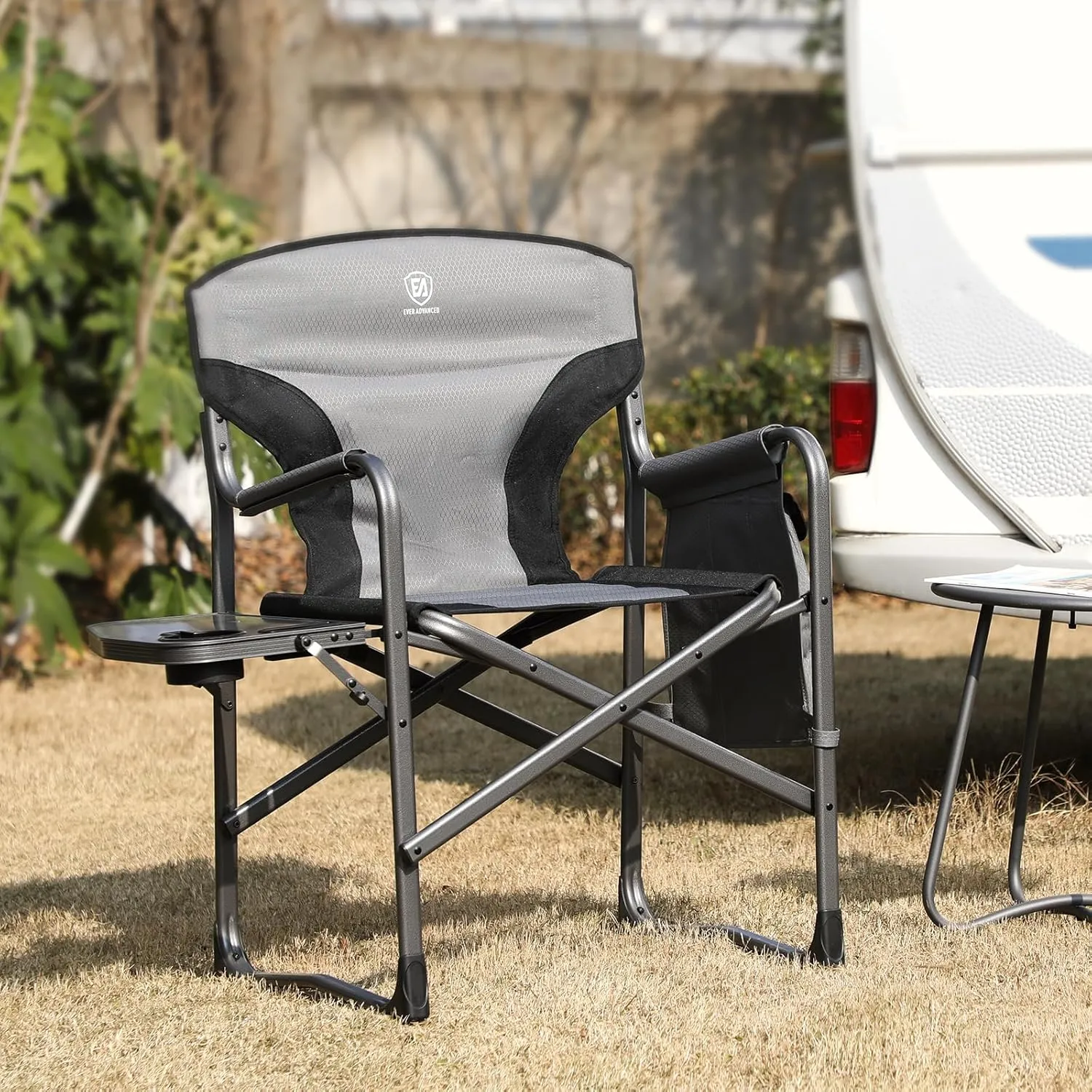 EVER ADVANCED Lightweight Folding Directors Chairs Outdoor, Aluminum Camping Chair with Side Table and Storage Pouch, Heavy Duty Supports 350LBS