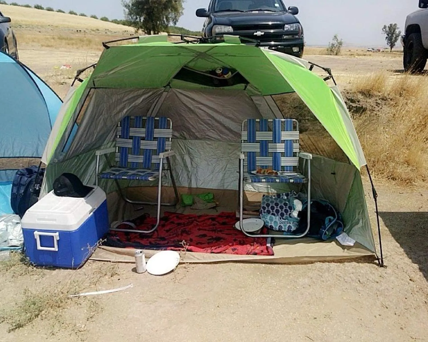 G4Free Easy Set up Beach Tent Deluxe XL, Pop up Sun Shelter for 3-4 Persons with UPF 50  Protection Beach Shade with Extended Floor