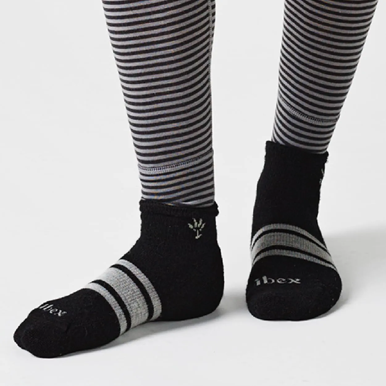 IBEX Light 1/4 Cushion Unisex Merino Wool Ankle Socks | Lightweight Quarter Socks with Arch Support & Reinforced Toe & Heel