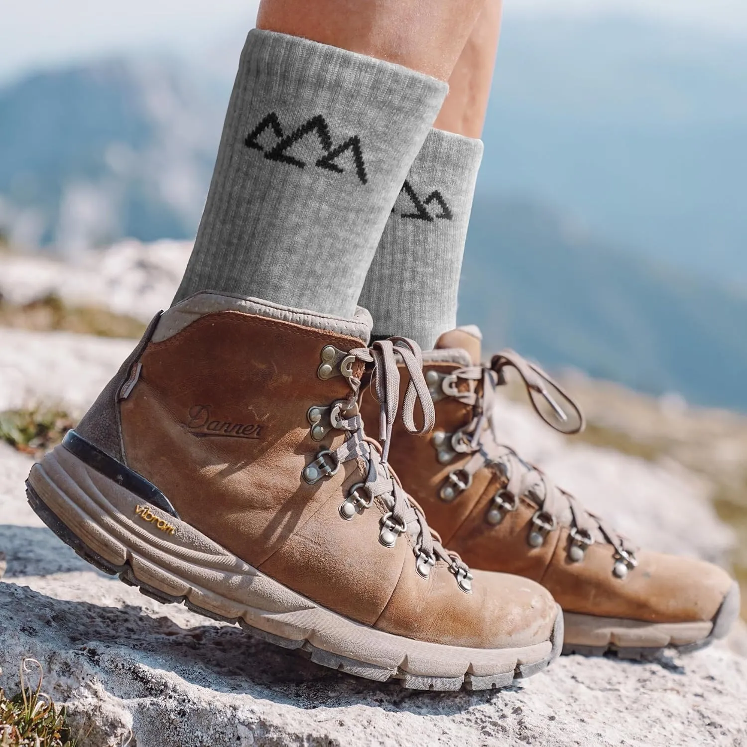 innotree 3 Pack Men's Merino Wool Hiking Socks, Micro Crew Cushioned Hiking Walking Thermal Moisture Wicking Trekking Socks