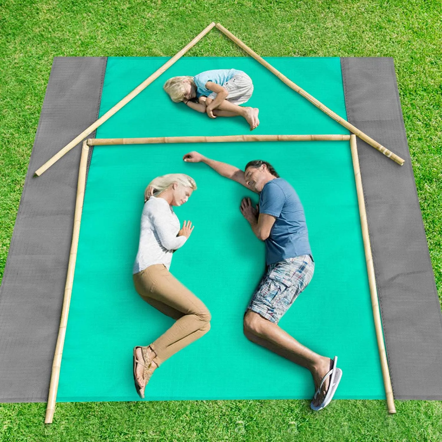 ISOPHO Beach Blanket,Picnic Blankets Waterproof Sandproof for 4-7 Adults, Oversized Lightweight Beach Mat, Portable Picnic Mat, Sand Proof Mat for Travel,Camping, Hiking, Packable w/Bag