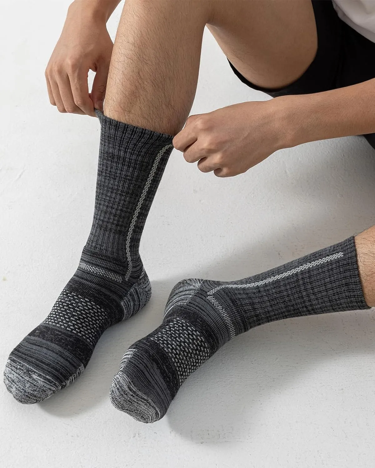 Men's Cotton Crew Work Socks, 5 Pairs Cushioned Boot Moisture Athletic Socks for Hiking Sports Running