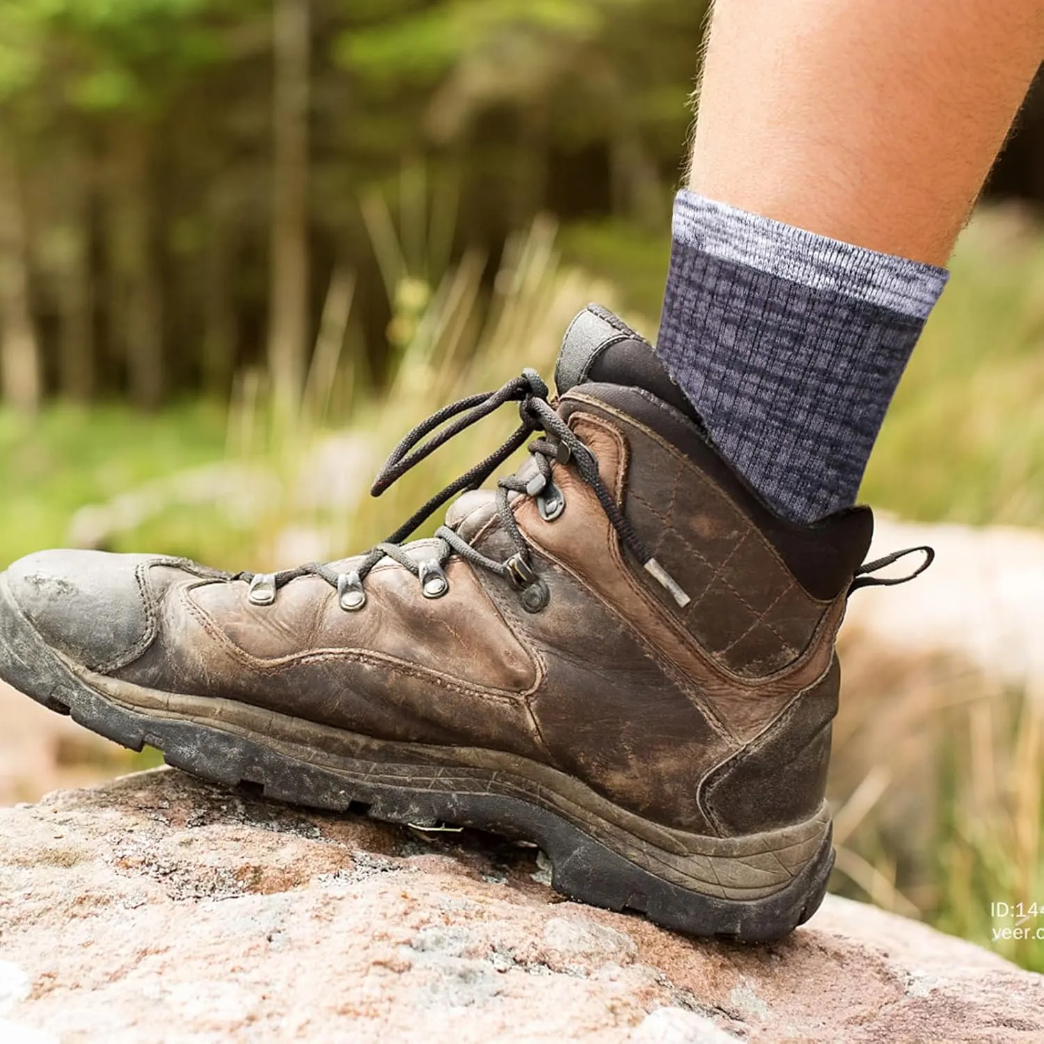Men's Cushioned Outdoor Hiking Socks For Men, Sweat Wicking Cotton Casual Everyday Work Atheltic Crew Socks, 5 Pairs