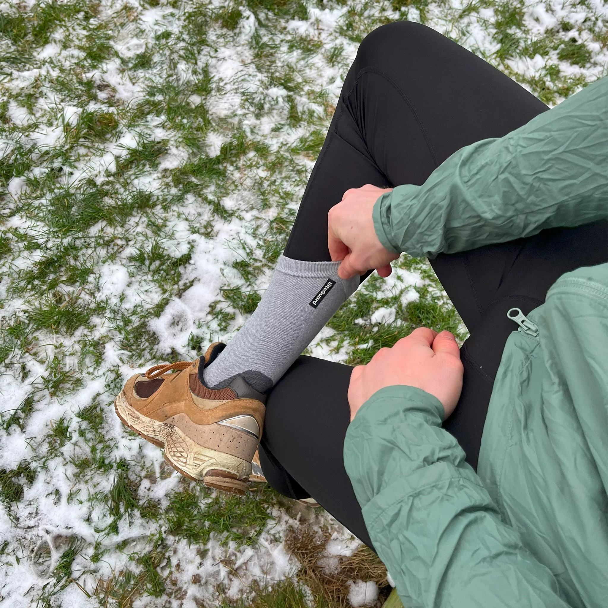 NR2 CREW MERINO HIKING SOCKS - Light Grey