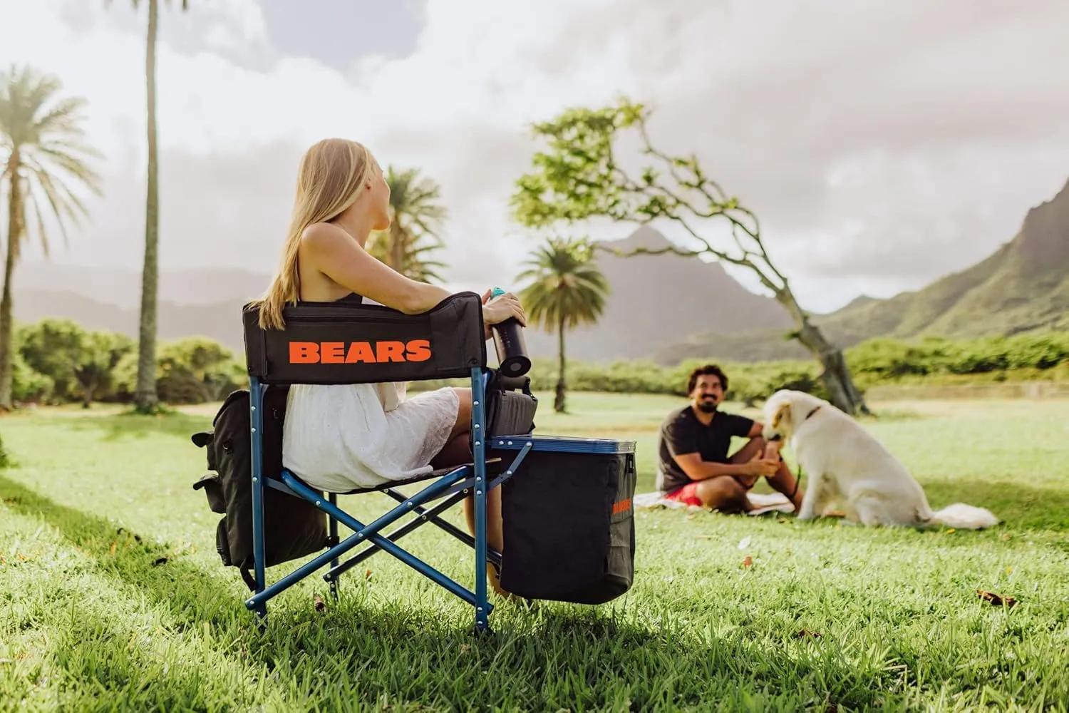 PICNIC TIME NFL Unisex-Adult NFL Fusion Camping Chair with Side Table and Soft Cooler, Beach Chair for Adults, Lawn Chair
