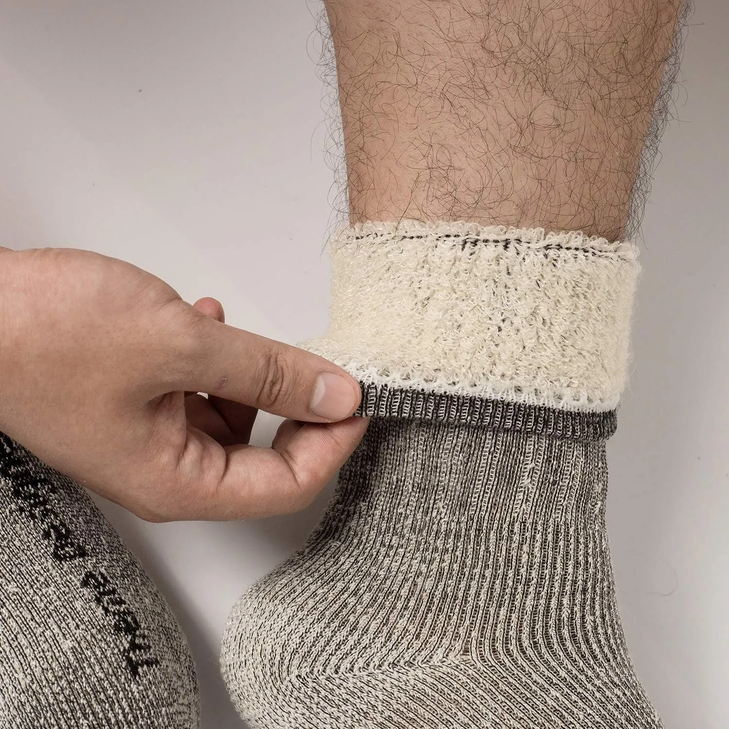 Premium Merino Wool Socks Outdoor Cushioned Warm Hiking Socks Moisture Wicking 3 Packs