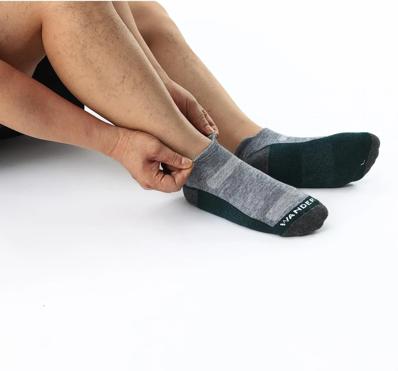 WANDER Merino Wool Ankle Running Hiking Socks 3 Pairs Lightweight Cushioned Sweat-Wicking No Show Athletic Socks Men Women